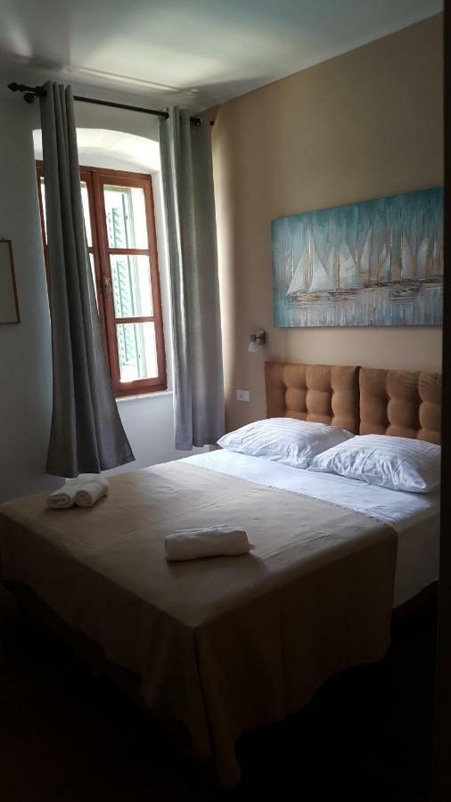 Palac - Giordano Valun Extérieur photo