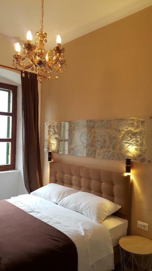 Palac - Giordano Valun Extérieur photo